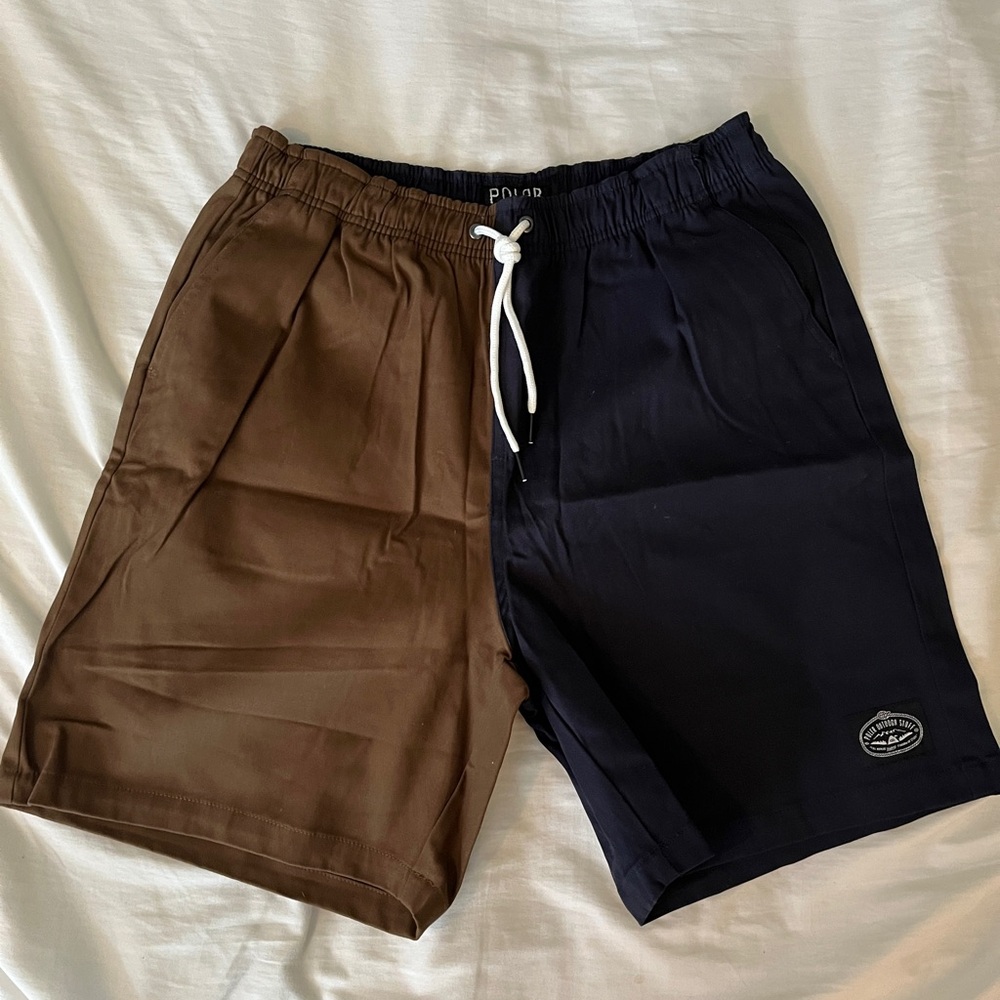 Poler Stuff men’s “Dusty” shorts/trunks size Small brown/navy Brand new